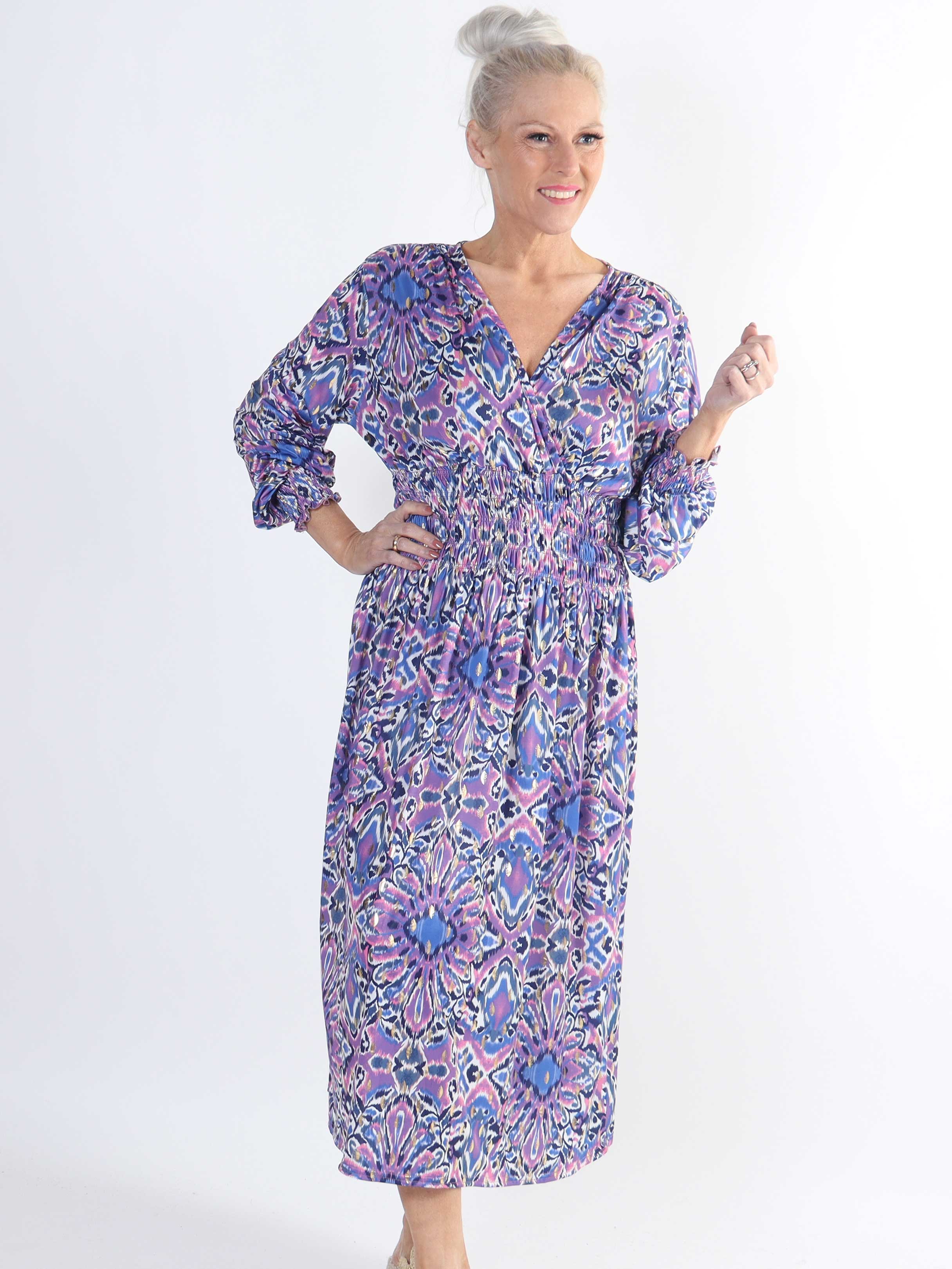 Pams Peacock Midi L/S - Elastisk mönstrad plus size-klänning i skrynkelfritt tyg - Green